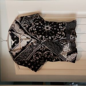 H & M black and beige ruffle top. Size small